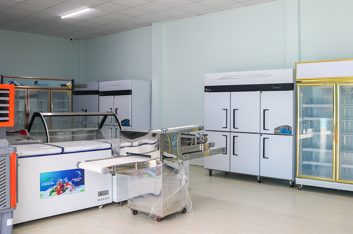 Máy làm đá viên cỡ nhỏ 18 bang hieu cong ty 4