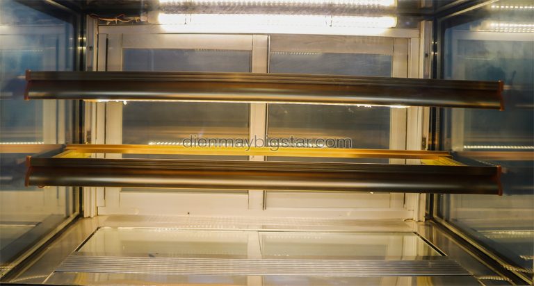 tu trung bay banh kem WS T33 5 768x412 1